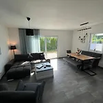 Doppelhaushälfte mit Terrasse
