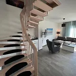 Doppelhaushaelfte Mit Terrasse