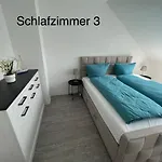 Doppelhaushälfte Mit Terrasse *