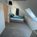 Doppelhaushälfte Mit Terrasse *