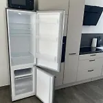 Doppelhaushälfte Mit Terrasse *