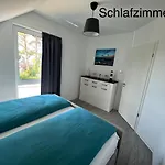Doppelhaushälfte Mit Terrasse Ferienhaus *