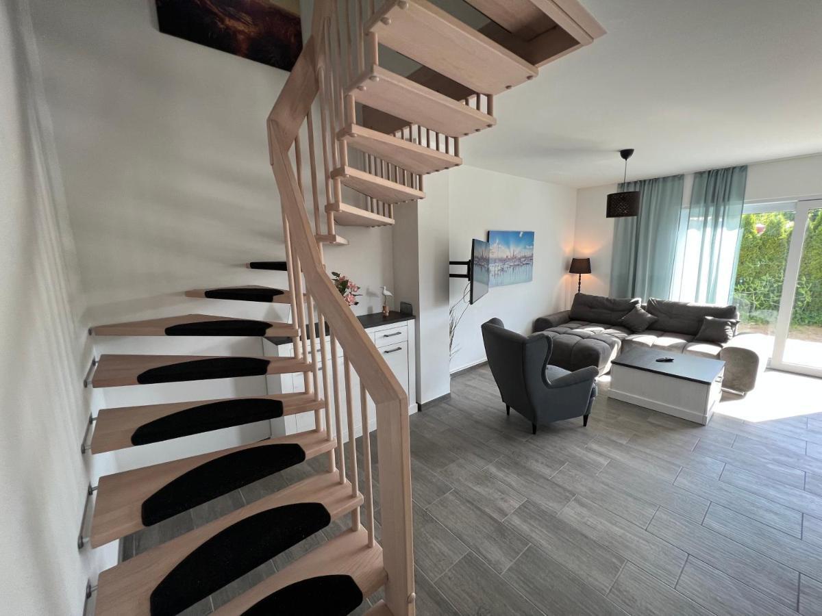 Holiday home Doppelhaushaelfte Mit Terrasse